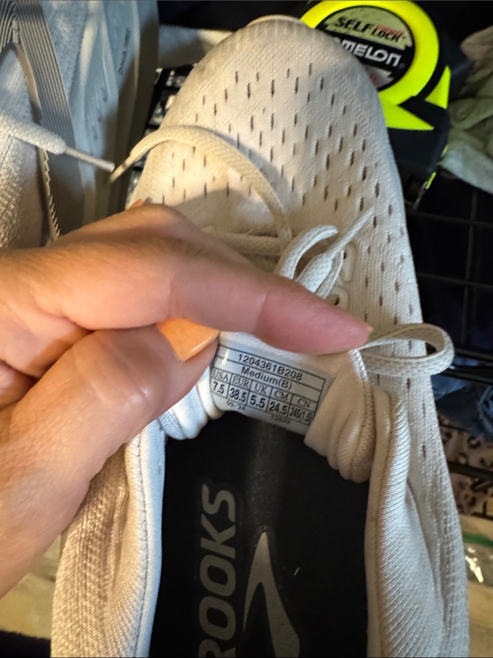 Brooks Light Gray/Beige Running Shoes - Picture 4 of 6